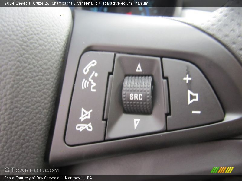 Champagne Silver Metallic / Jet Black/Medium Titanium 2014 Chevrolet Cruze LS