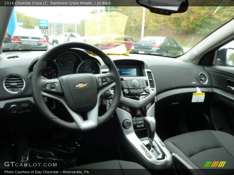 Rainforest Green Metallic / Jet Black 2014 Chevrolet Cruze LT