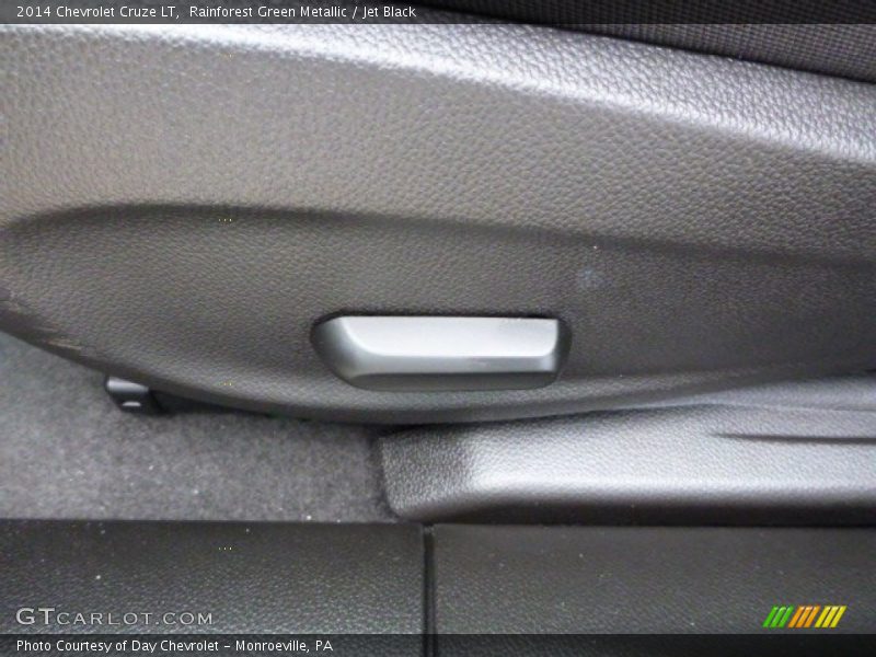Rainforest Green Metallic / Jet Black 2014 Chevrolet Cruze LT