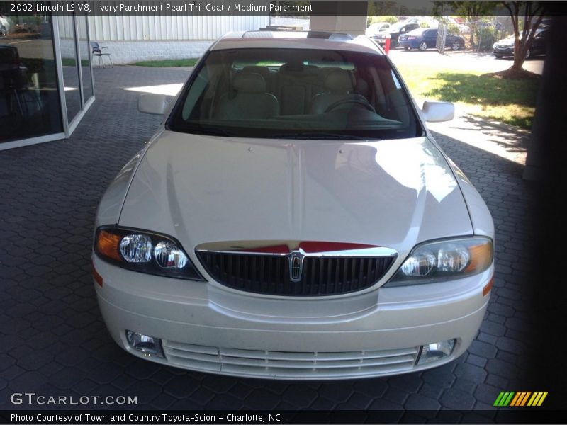 Ivory Parchment Pearl Tri-Coat / Medium Parchment 2002 Lincoln LS V8