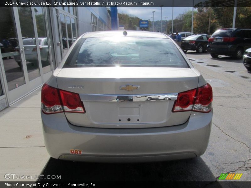 Champagne Silver Metallic / Jet Black/Medium Titanium 2014 Chevrolet Cruze LS