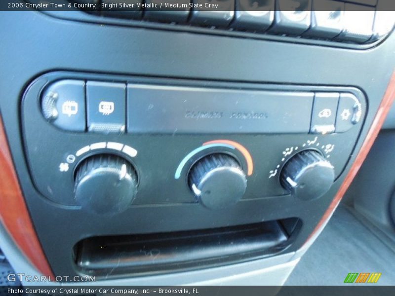 Bright Silver Metallic / Medium Slate Gray 2006 Chrysler Town & Country