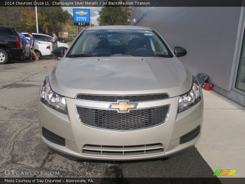 Champagne Silver Metallic / Jet Black/Medium Titanium 2014 Chevrolet Cruze LS