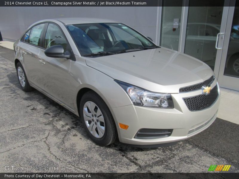 Champagne Silver Metallic / Jet Black/Medium Titanium 2014 Chevrolet Cruze LS