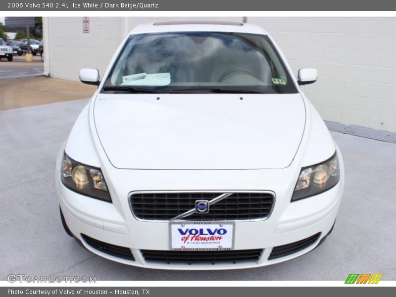 Ice White / Dark Beige/Quartz 2006 Volvo S40 2.4i