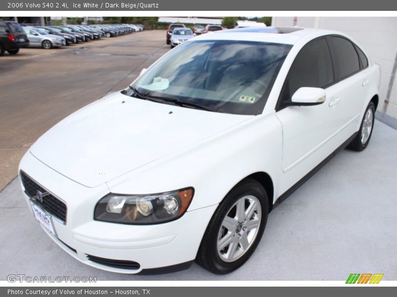 Ice White / Dark Beige/Quartz 2006 Volvo S40 2.4i
