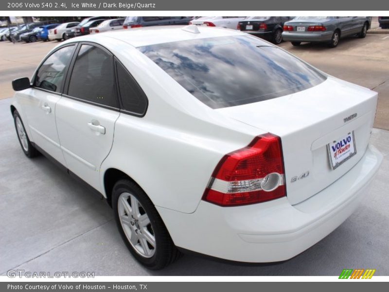 Ice White / Dark Beige/Quartz 2006 Volvo S40 2.4i