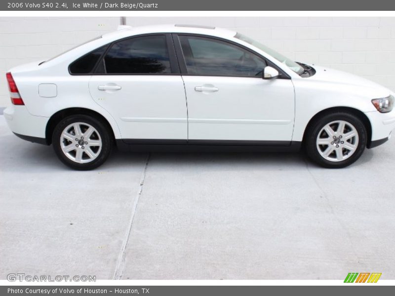 Ice White / Dark Beige/Quartz 2006 Volvo S40 2.4i
