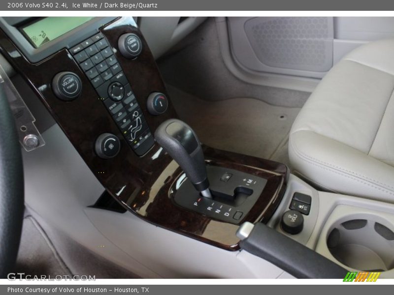 Ice White / Dark Beige/Quartz 2006 Volvo S40 2.4i