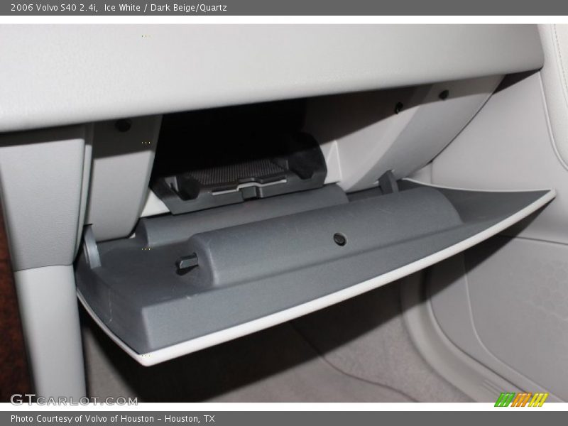 Ice White / Dark Beige/Quartz 2006 Volvo S40 2.4i