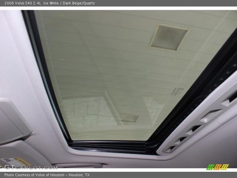 Ice White / Dark Beige/Quartz 2006 Volvo S40 2.4i