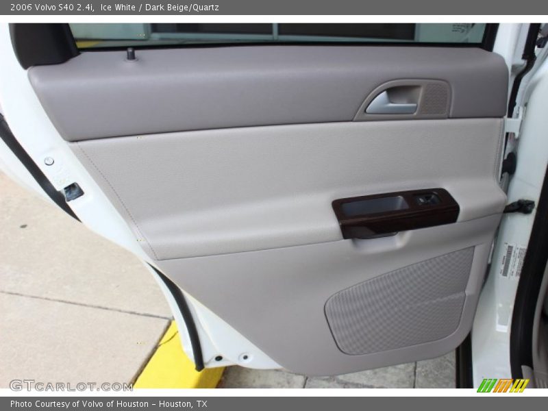 Ice White / Dark Beige/Quartz 2006 Volvo S40 2.4i