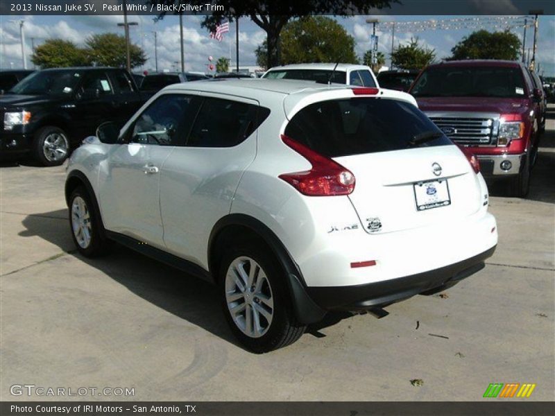 Pearl White / Black/Silver Trim 2013 Nissan Juke SV