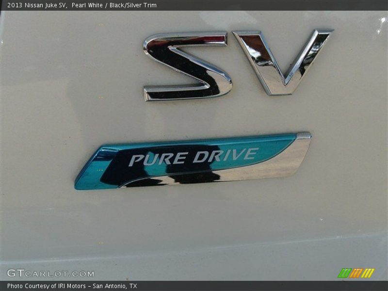 Pearl White / Black/Silver Trim 2013 Nissan Juke SV
