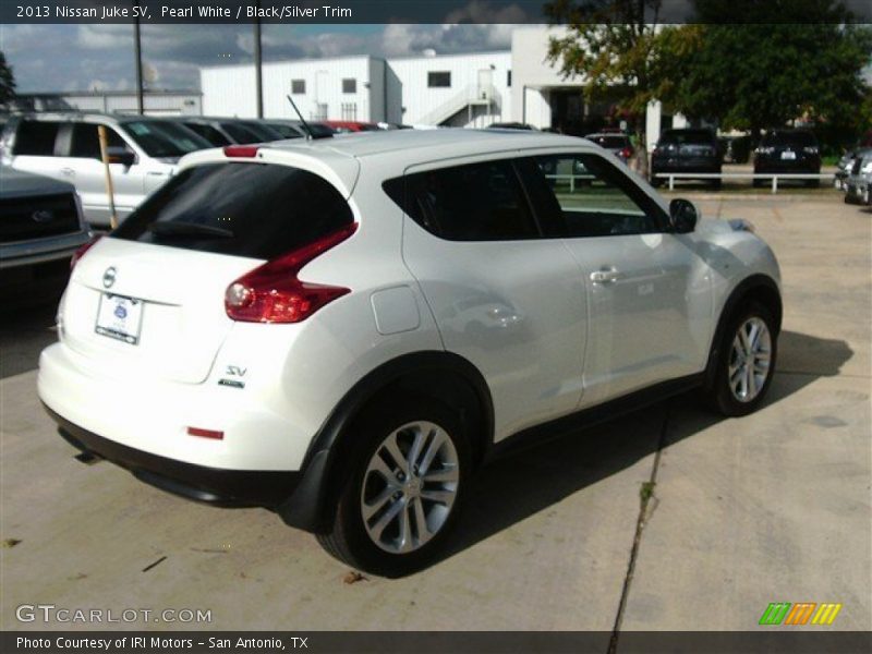 Pearl White / Black/Silver Trim 2013 Nissan Juke SV