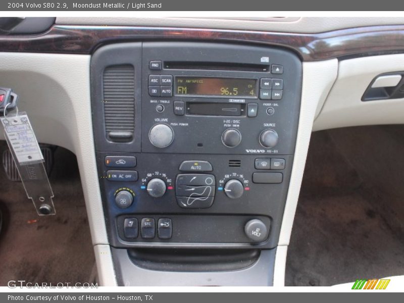 Moondust Metallic / Light Sand 2004 Volvo S80 2.9