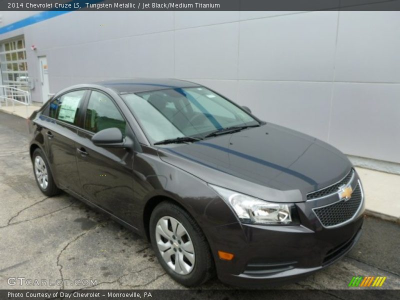 Tungsten Metallic / Jet Black/Medium Titanium 2014 Chevrolet Cruze LS