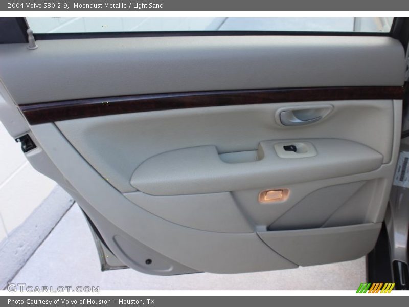 Moondust Metallic / Light Sand 2004 Volvo S80 2.9