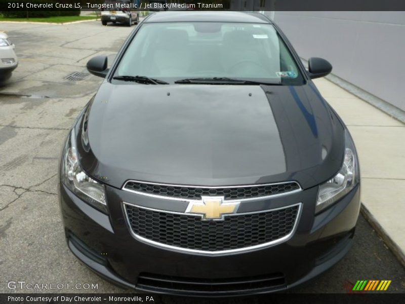 Tungsten Metallic / Jet Black/Medium Titanium 2014 Chevrolet Cruze LS