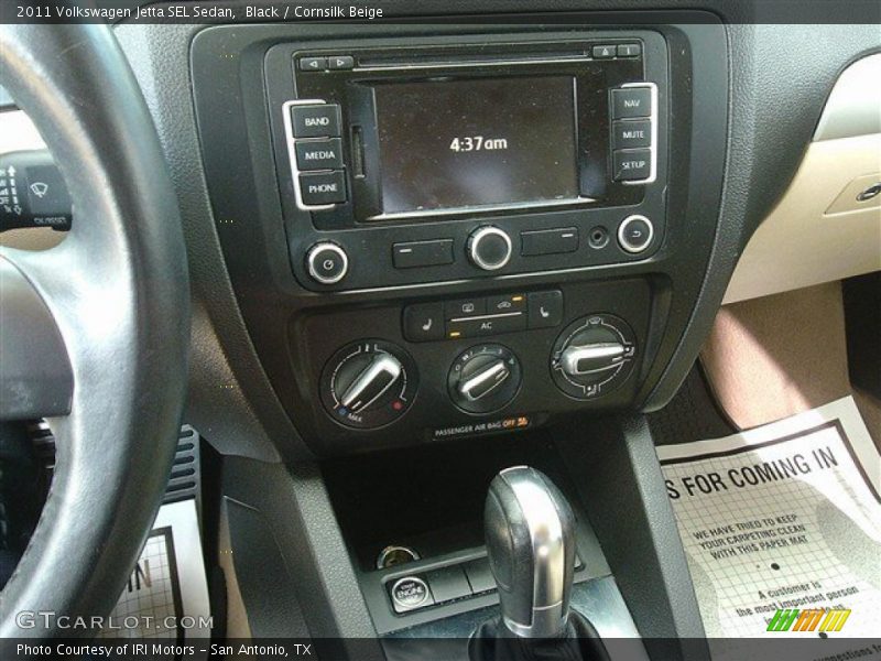 Black / Cornsilk Beige 2011 Volkswagen Jetta SEL Sedan