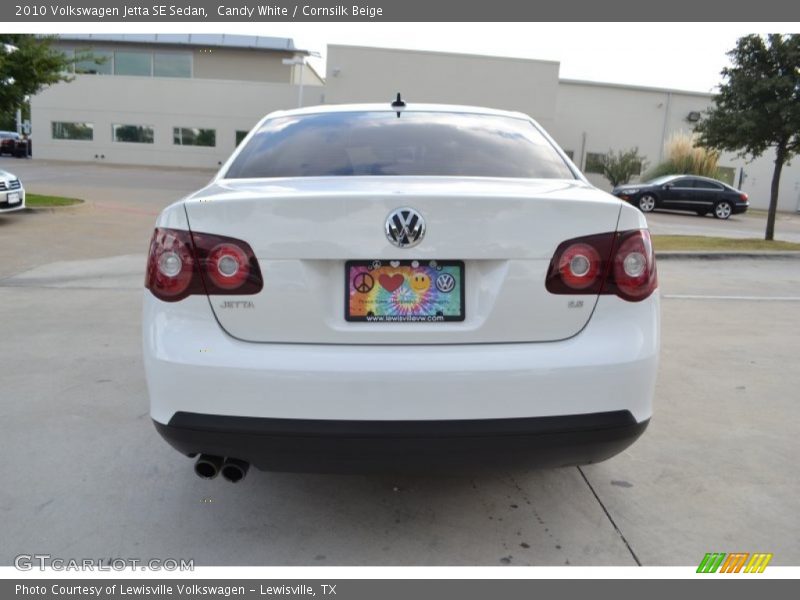 Candy White / Cornsilk Beige 2010 Volkswagen Jetta SE Sedan