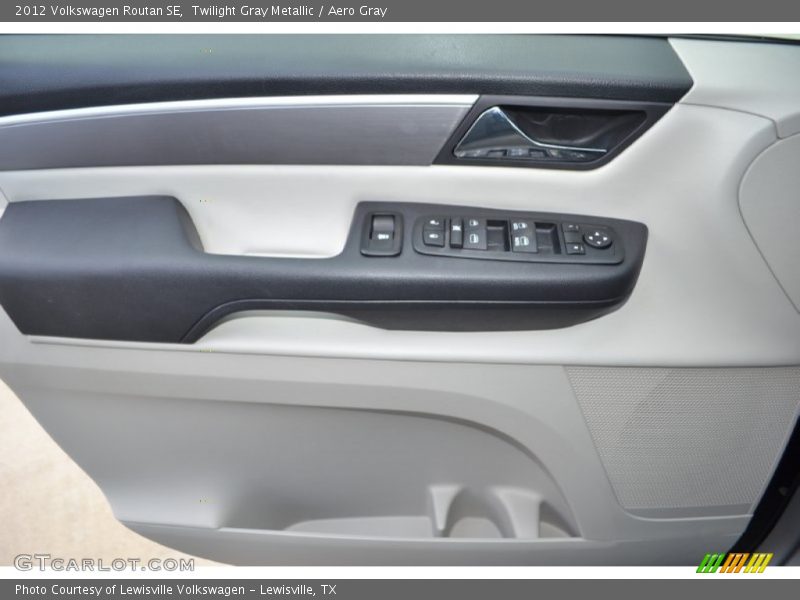 Twilight Gray Metallic / Aero Gray 2012 Volkswagen Routan SE
