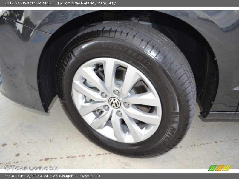 Twilight Gray Metallic / Aero Gray 2012 Volkswagen Routan SE