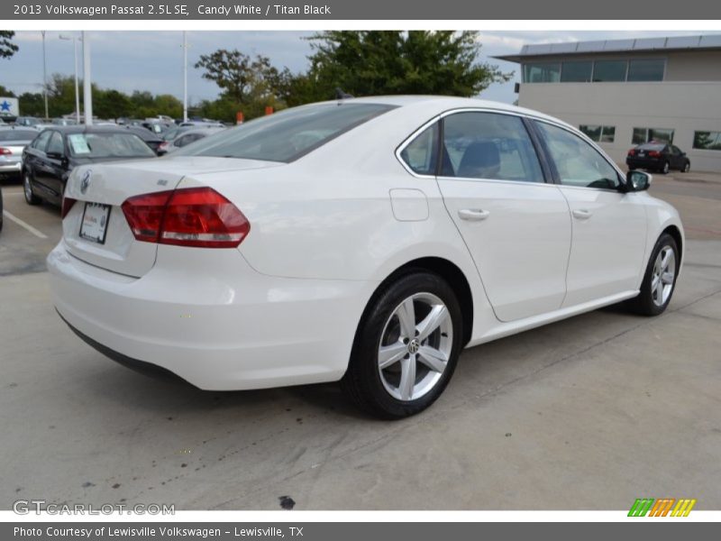 Candy White / Titan Black 2013 Volkswagen Passat 2.5L SE