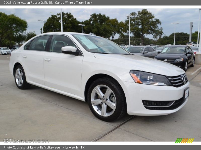 Candy White / Titan Black 2013 Volkswagen Passat 2.5L SE