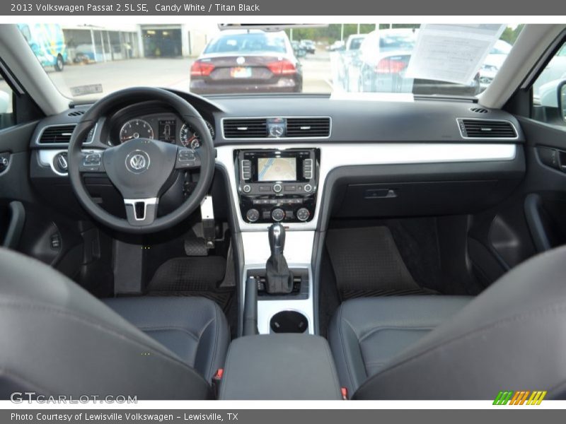 Candy White / Titan Black 2013 Volkswagen Passat 2.5L SE