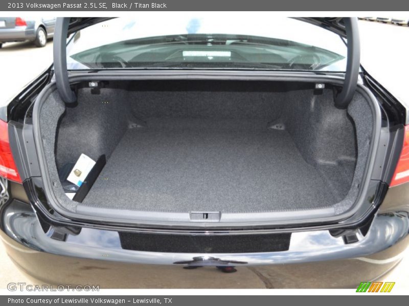 Black / Titan Black 2013 Volkswagen Passat 2.5L SE