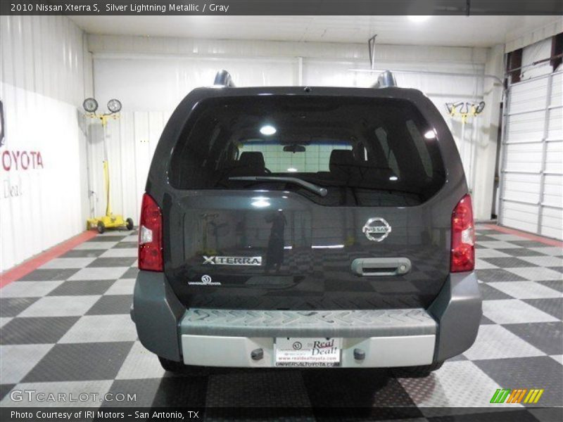 Silver Lightning Metallic / Gray 2010 Nissan Xterra S
