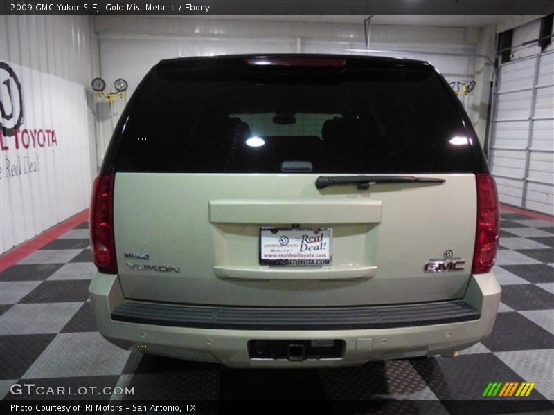 Gold Mist Metallic / Ebony 2009 GMC Yukon SLE