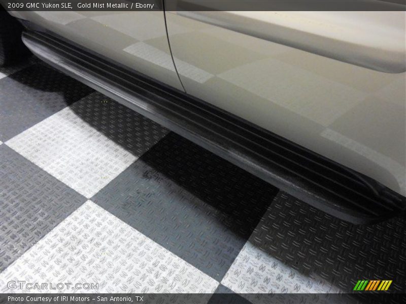 Gold Mist Metallic / Ebony 2009 GMC Yukon SLE