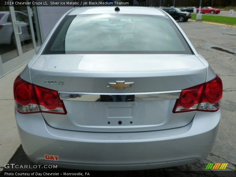 Silver Ice Metallic / Jet Black/Medium Titanium 2014 Chevrolet Cruze LS