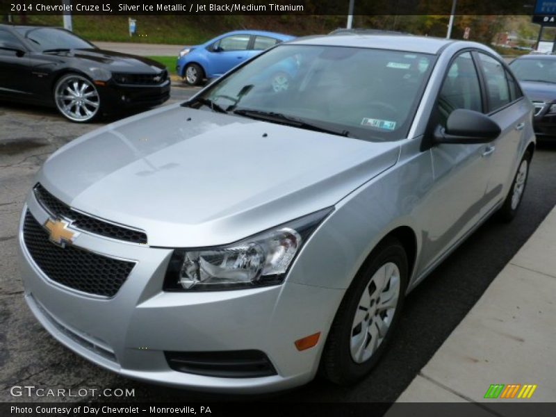 Silver Ice Metallic / Jet Black/Medium Titanium 2014 Chevrolet Cruze LS