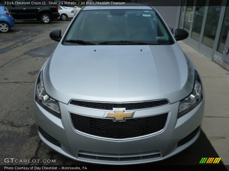 Silver Ice Metallic / Jet Black/Medium Titanium 2014 Chevrolet Cruze LS