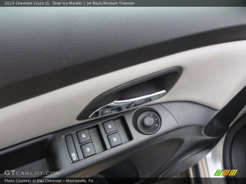 Silver Ice Metallic / Jet Black/Medium Titanium 2014 Chevrolet Cruze LS
