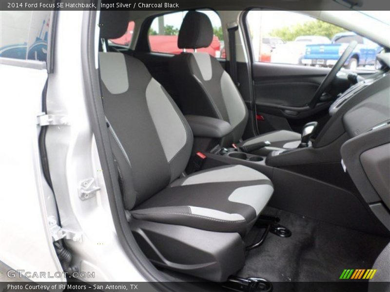 Ingot Silver / Charcoal Black 2014 Ford Focus SE Hatchback