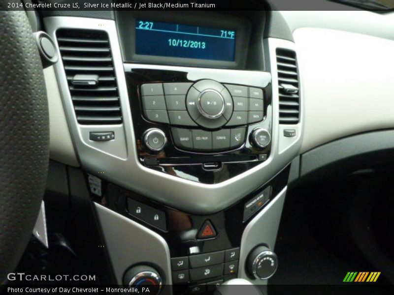 Silver Ice Metallic / Jet Black/Medium Titanium 2014 Chevrolet Cruze LS