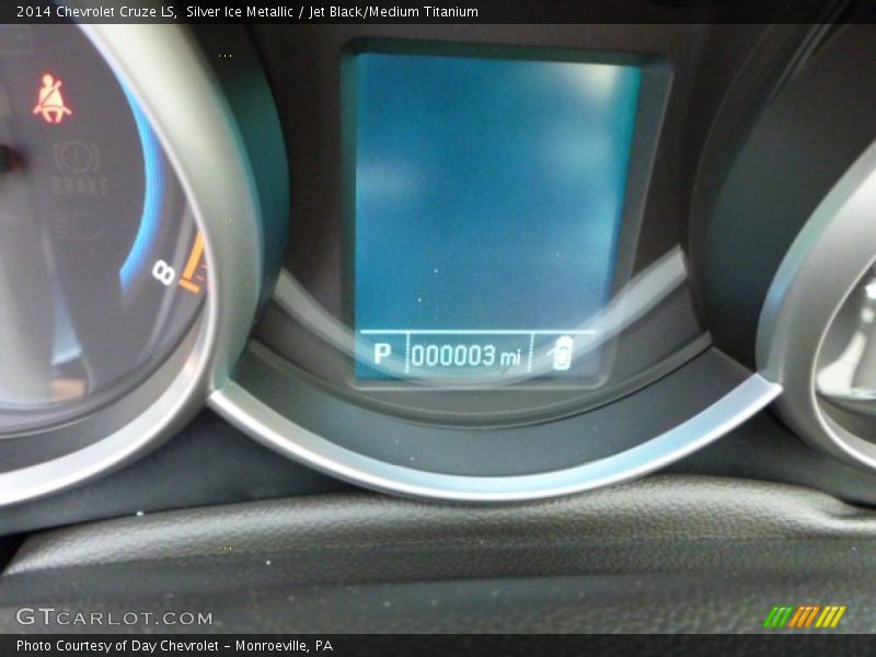 Silver Ice Metallic / Jet Black/Medium Titanium 2014 Chevrolet Cruze LS