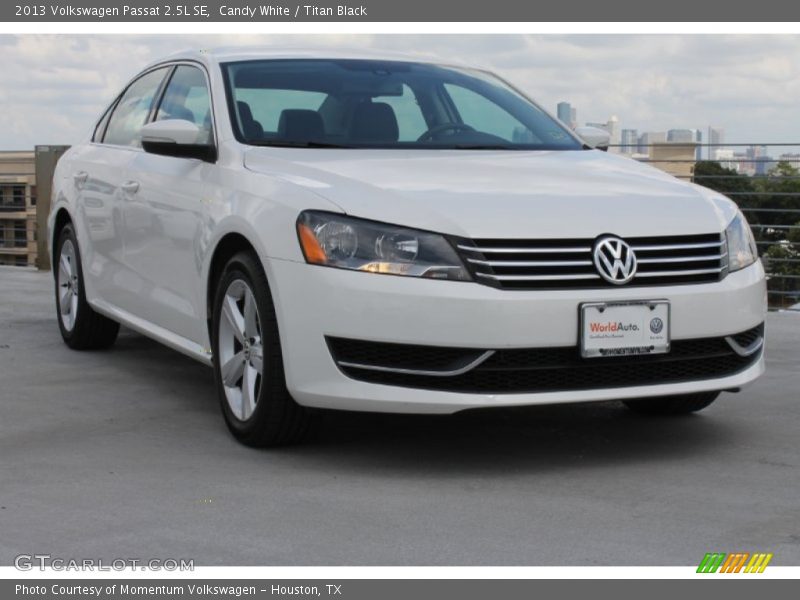 Candy White / Titan Black 2013 Volkswagen Passat 2.5L SE