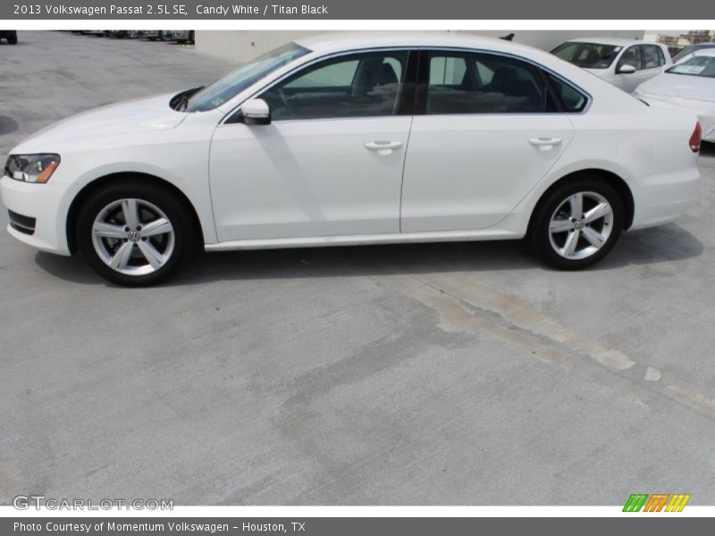 Candy White / Titan Black 2013 Volkswagen Passat 2.5L SE
