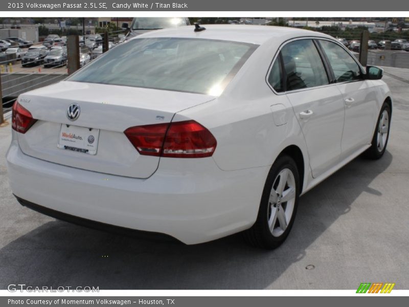 Candy White / Titan Black 2013 Volkswagen Passat 2.5L SE