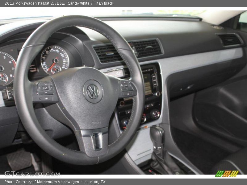 Candy White / Titan Black 2013 Volkswagen Passat 2.5L SE