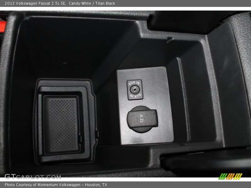Candy White / Titan Black 2013 Volkswagen Passat 2.5L SE