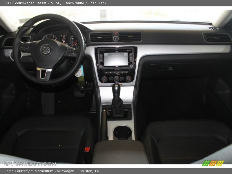 Candy White / Titan Black 2013 Volkswagen Passat 2.5L SE