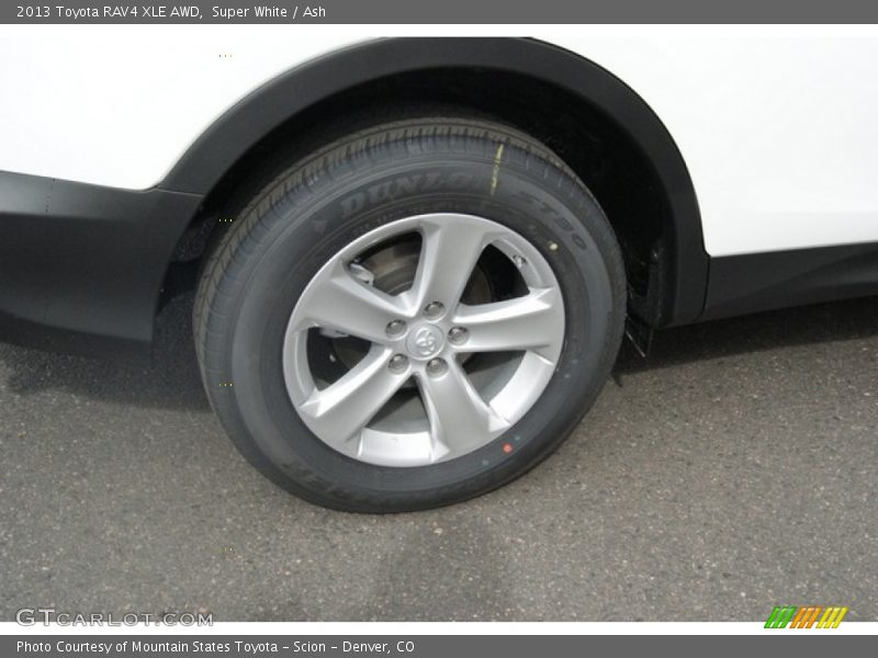 Super White / Ash 2013 Toyota RAV4 XLE AWD