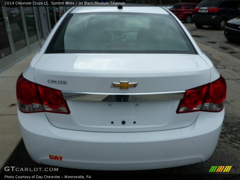 Summit White / Jet Black/Medium Titanium 2014 Chevrolet Cruze LS