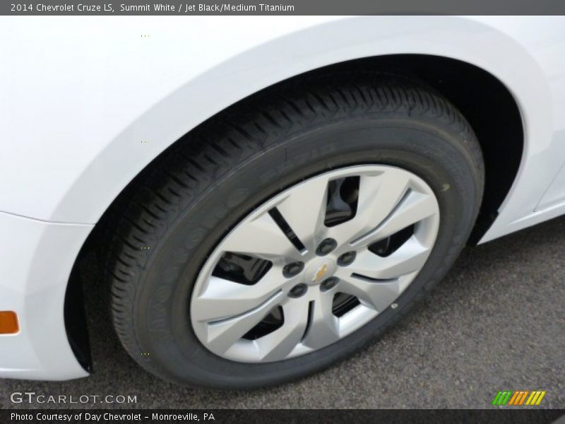 Summit White / Jet Black/Medium Titanium 2014 Chevrolet Cruze LS
